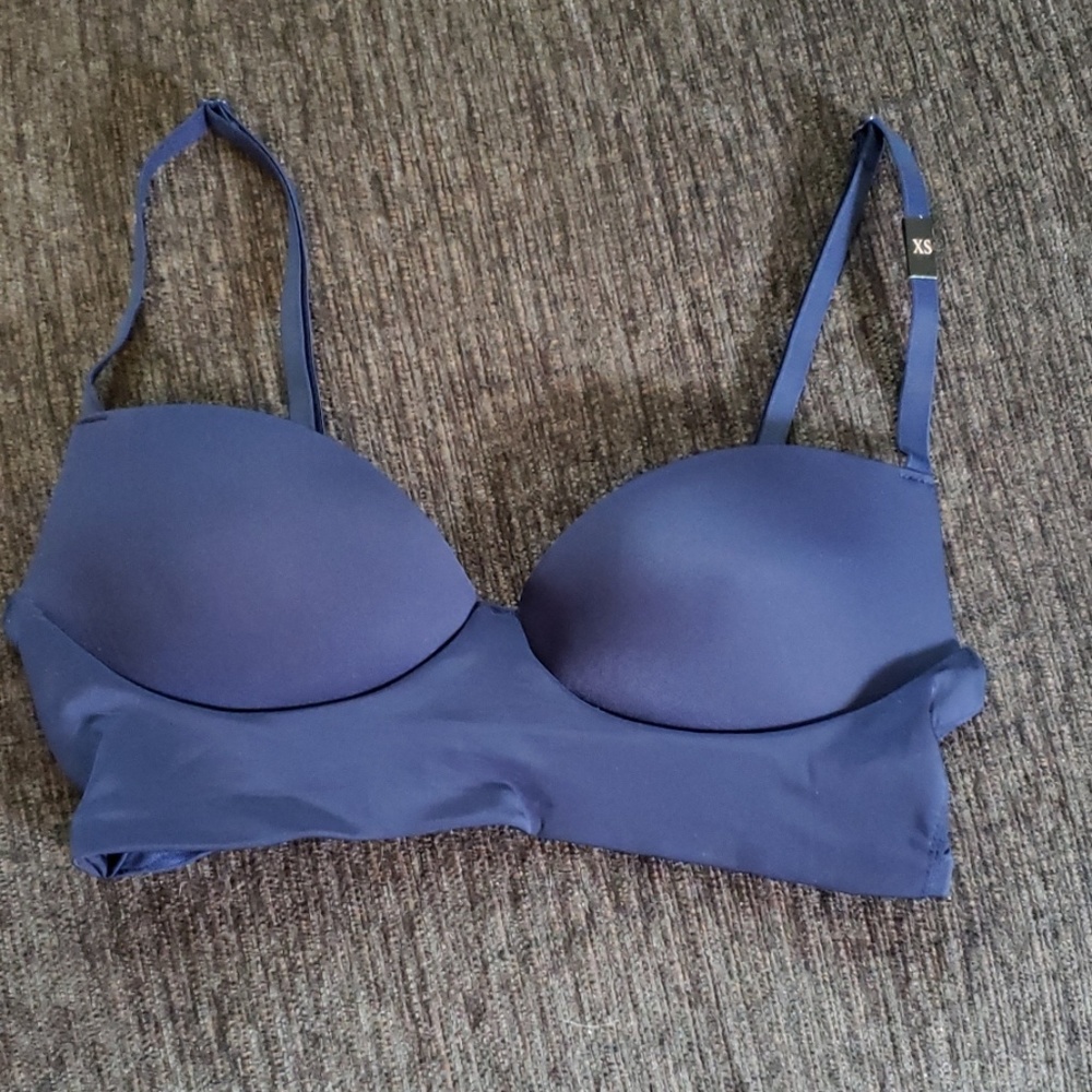 Brand new Victoria's secret Bra without wire sz.XS